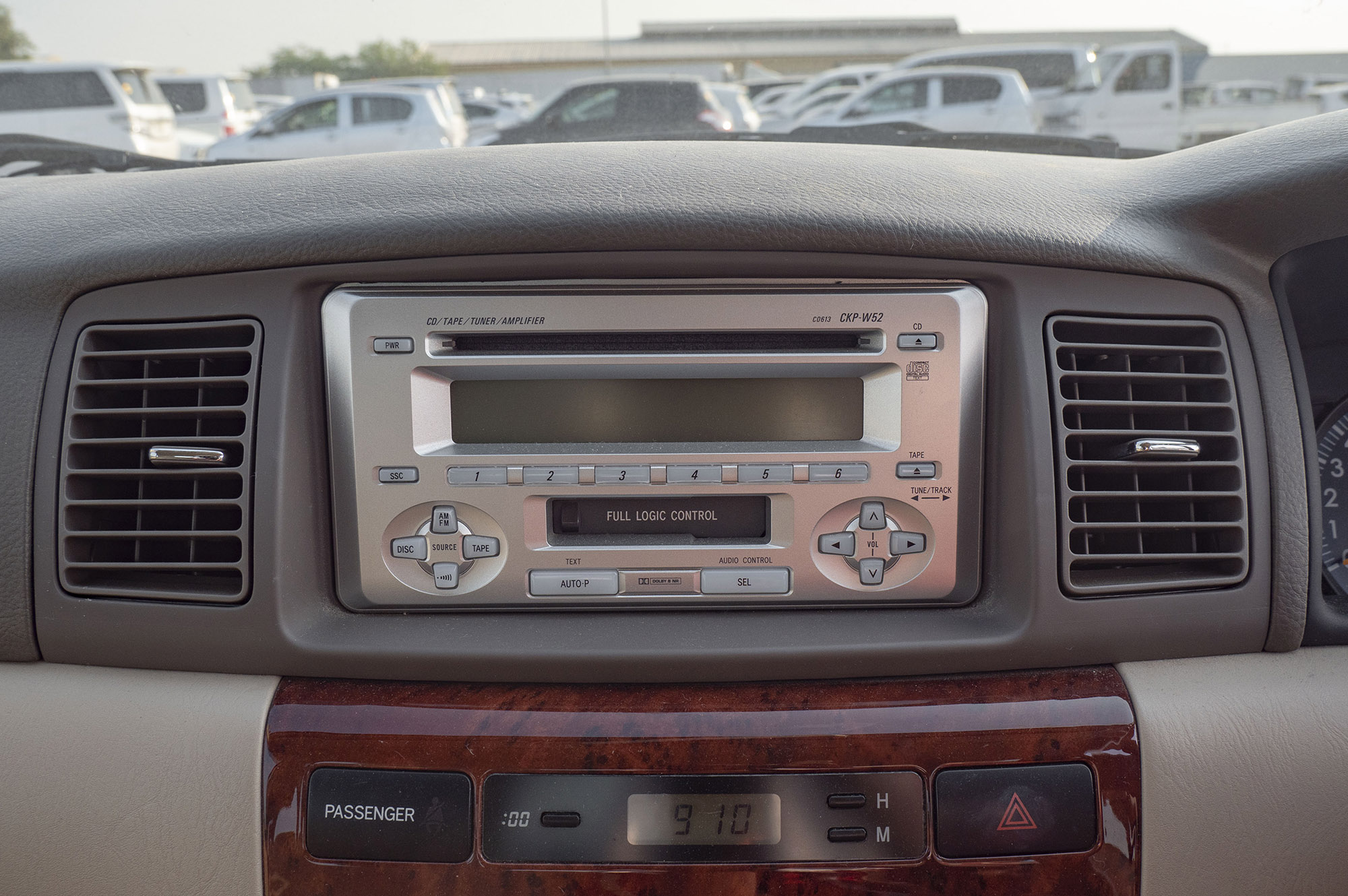 
								Toyota Corolla G Model 2004 full									