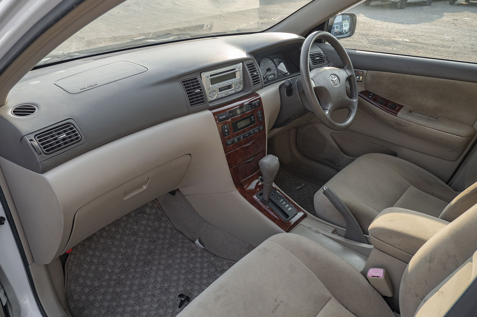 
								Toyota Corolla G Model 2004 full									