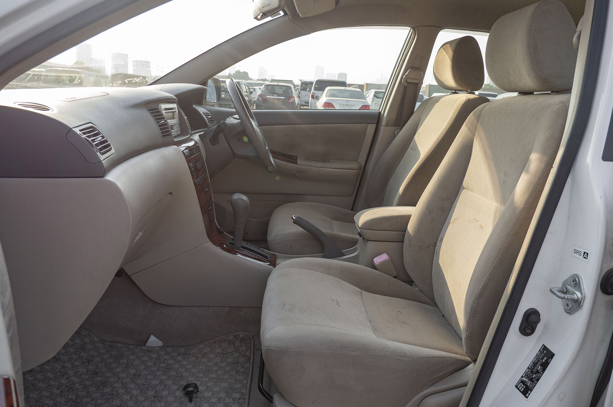 
								Toyota Corolla G Model 2004 full									