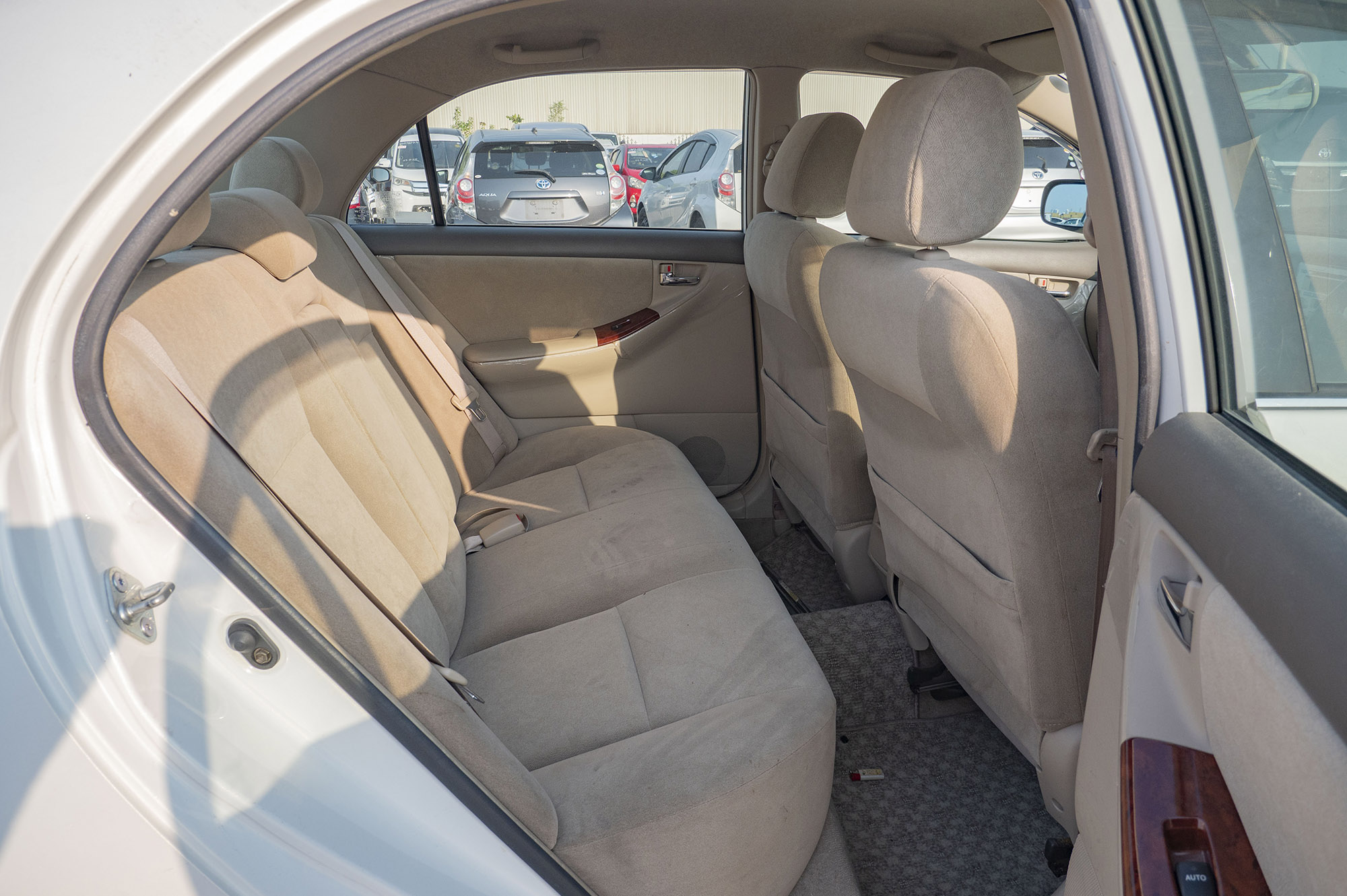 
								Toyota Corolla G Model 2004 full									