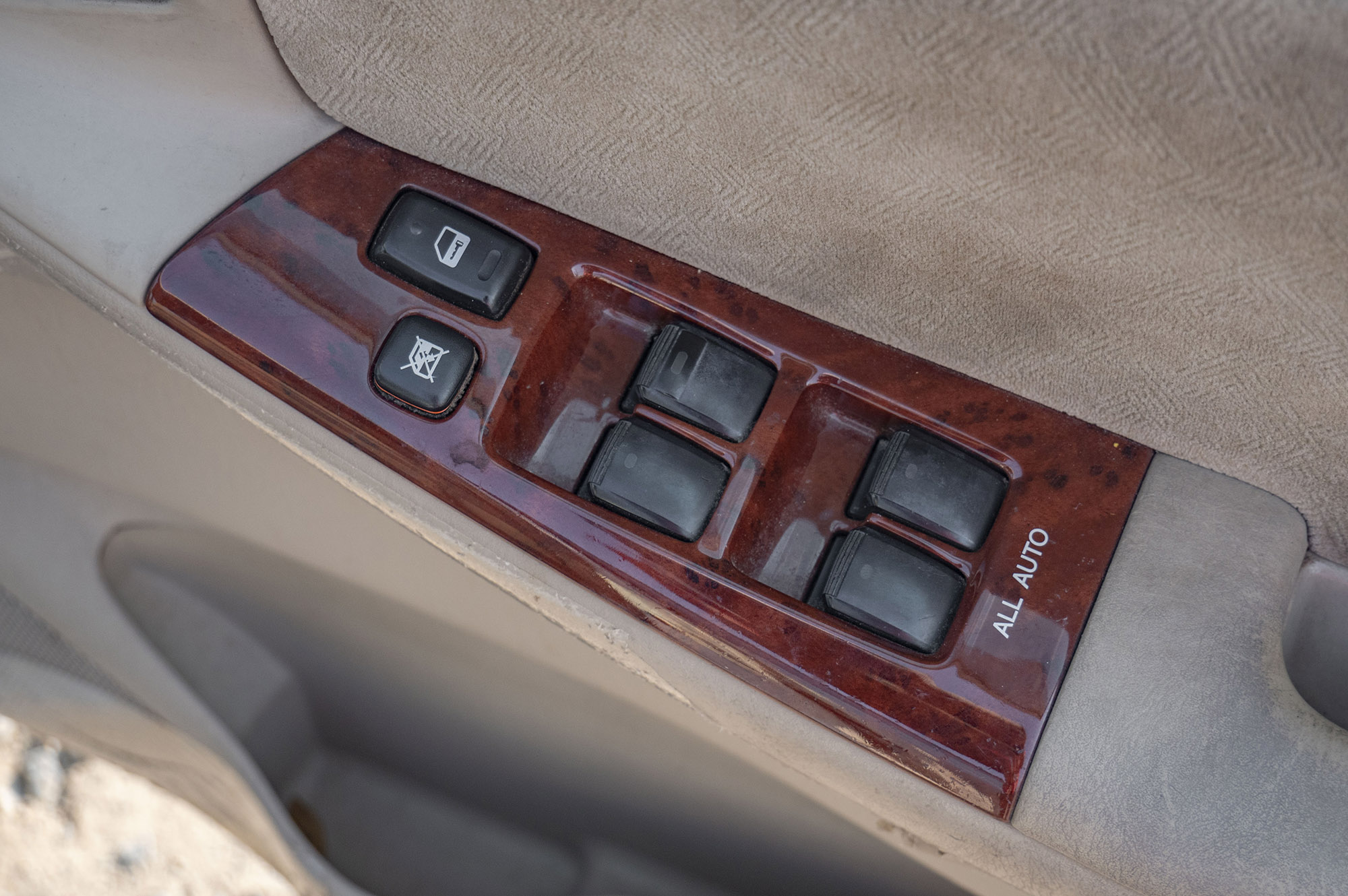 
								Toyota Corolla G Model 2004 full									