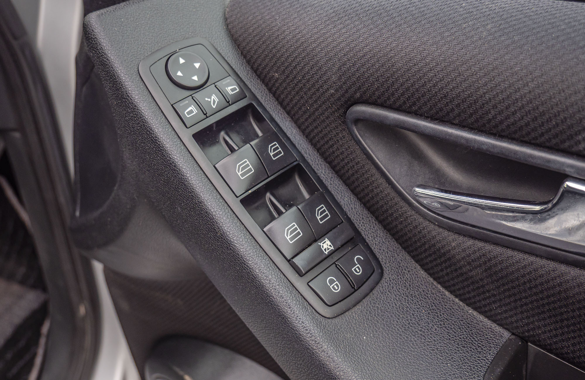 
								Mercedes Benz B170 Model 2009 full									