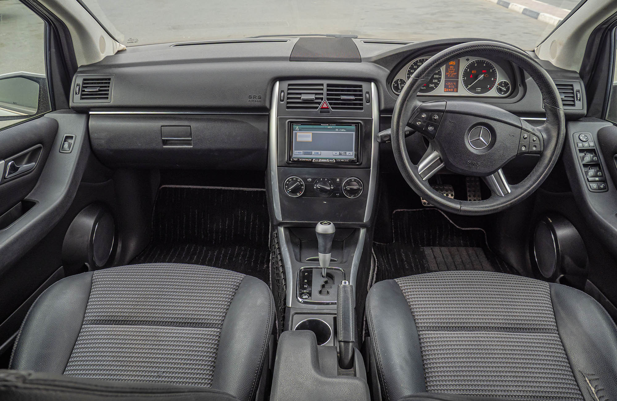 
								Mercedes Benz B170 Model 2009 full									