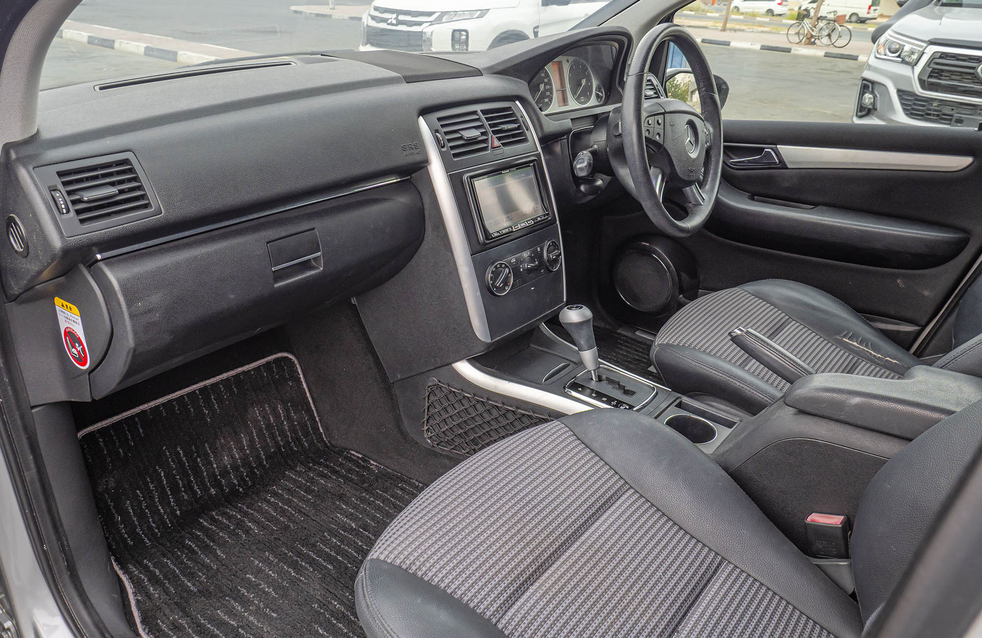 
								Mercedes Benz B170 Model 2009 full									