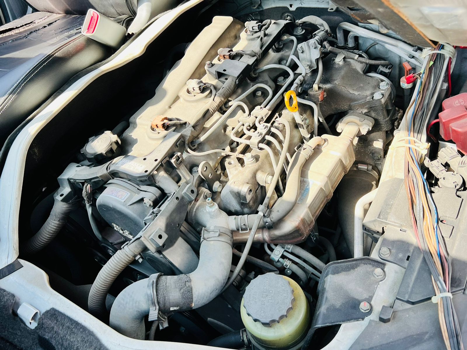 
								Toyoto Hiace Super GL Model 2008 full									