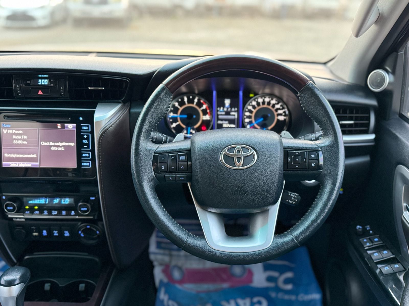 
								Toyota Fortuner Diesel Model 2017 full									