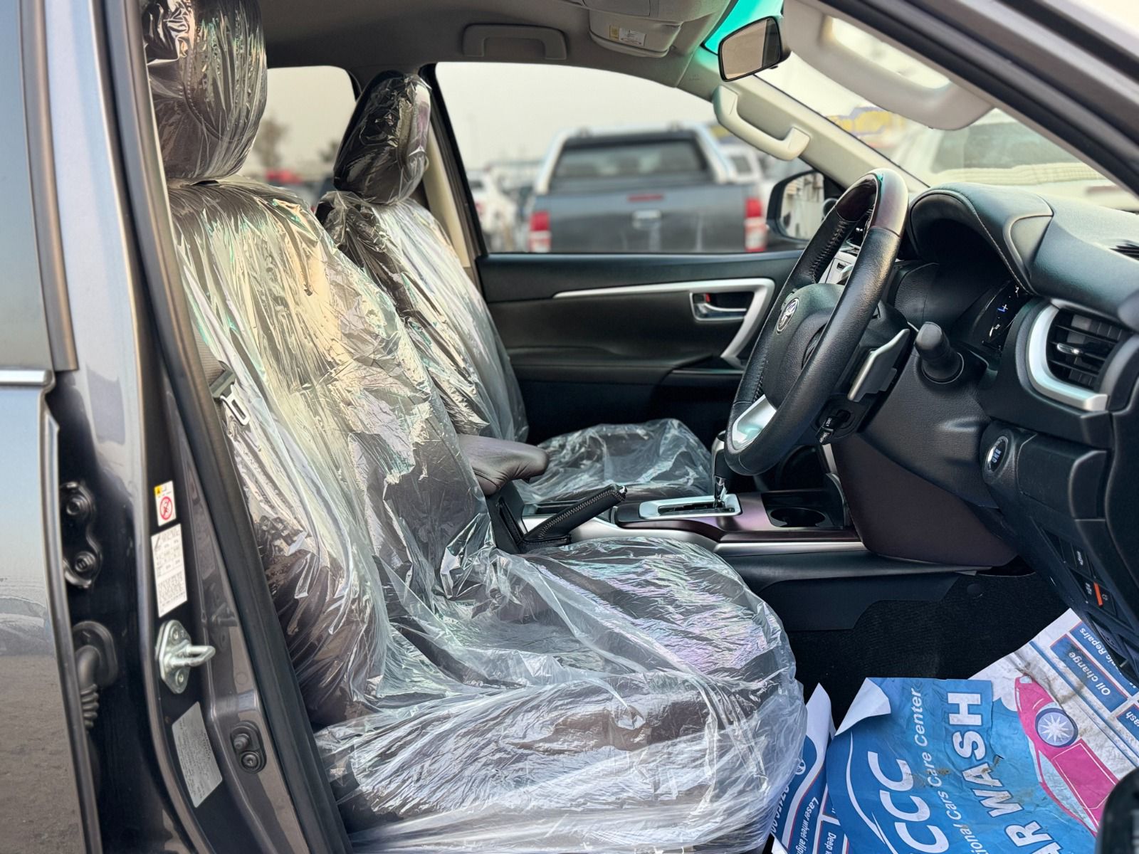 
								Toyota Fortuner Diesel Model 2017 full									