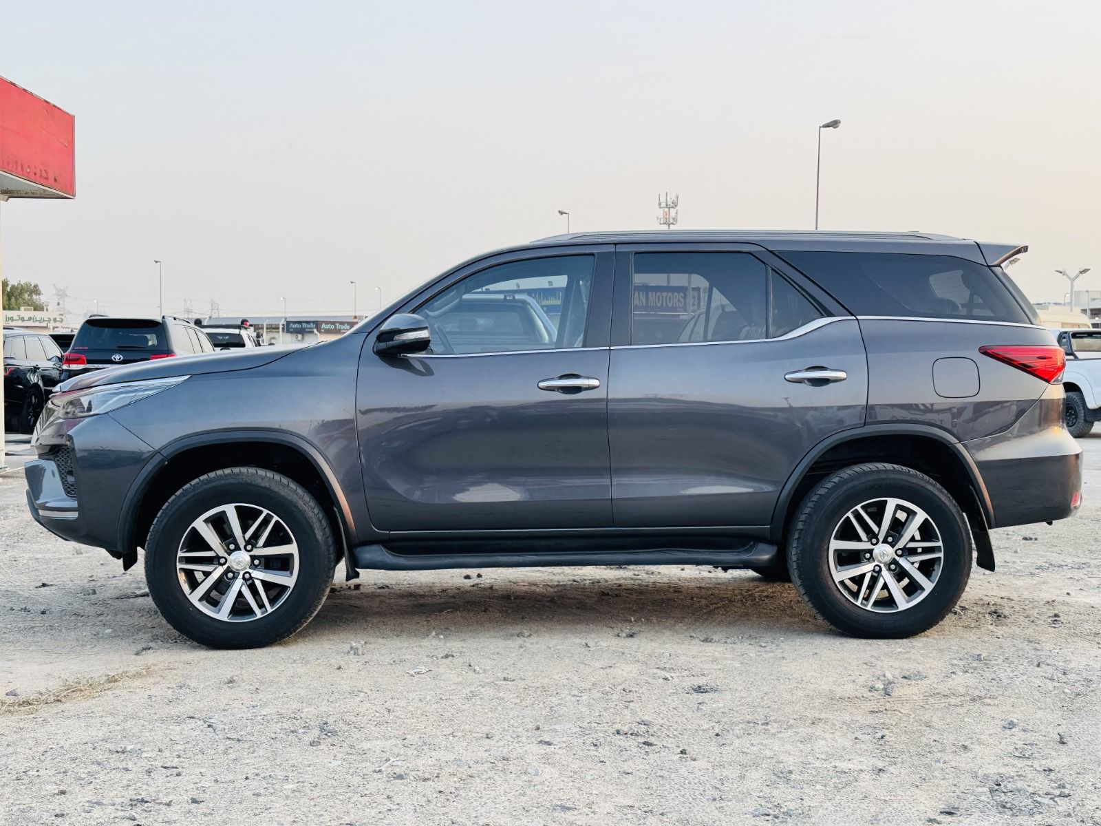 
								Toyota Fortuner Diesel Model 2017 full									