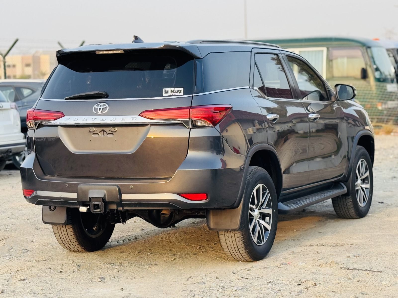 
								Toyota Fortuner Diesel Model 2017 full									