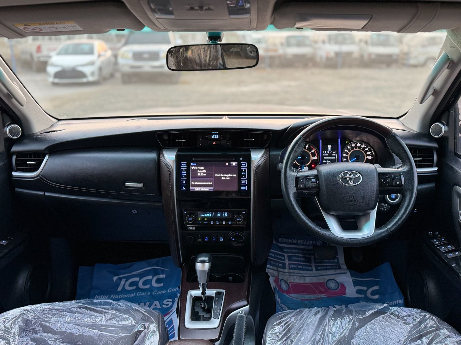 
								Toyota Fortuner Diesel Model 2017 full									