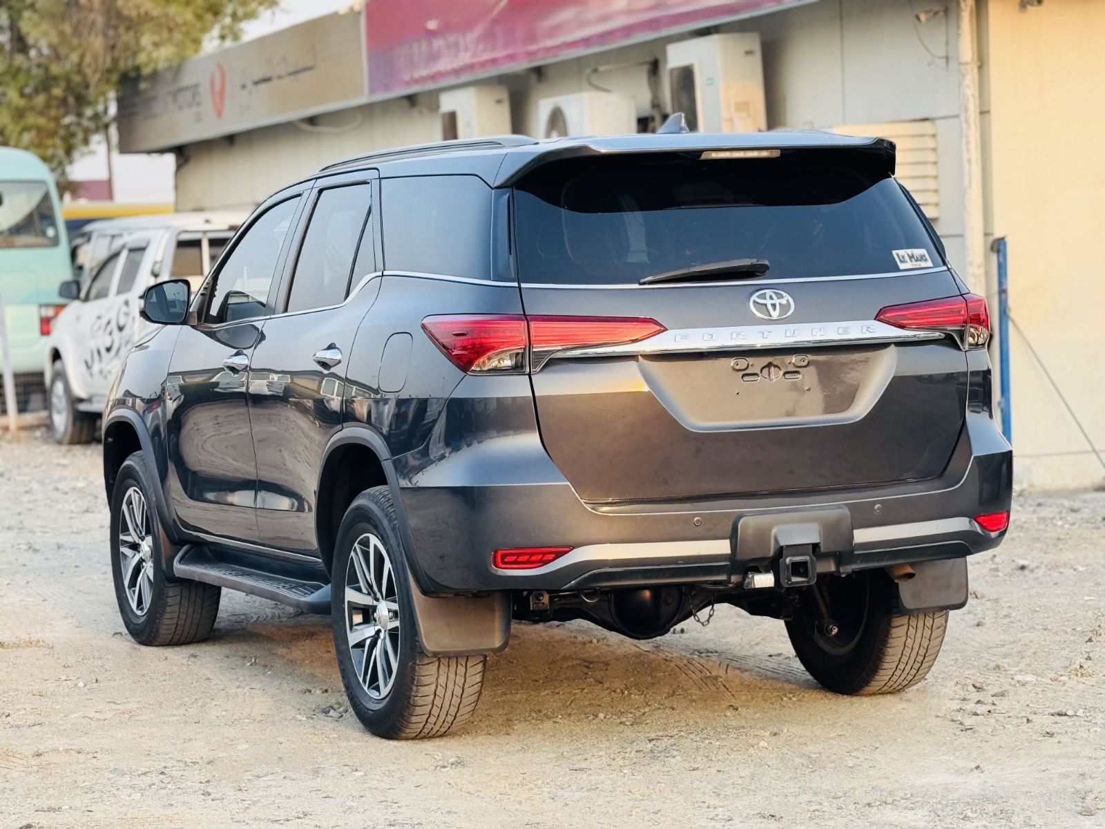 
								Toyota Fortuner Diesel Model 2017 full									