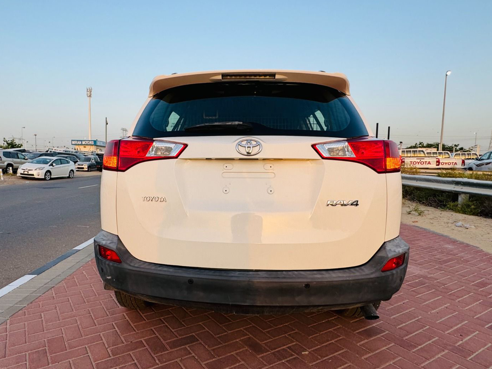 
								Toyota Rav4 Model 2013 full									