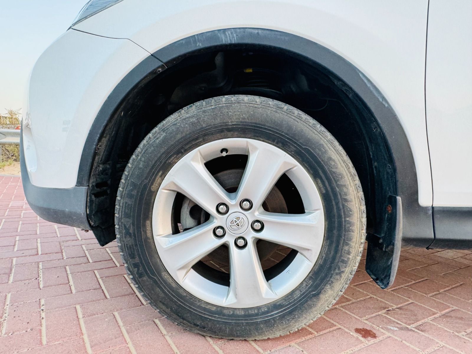 
								Toyota Rav4 Model 2013 full									