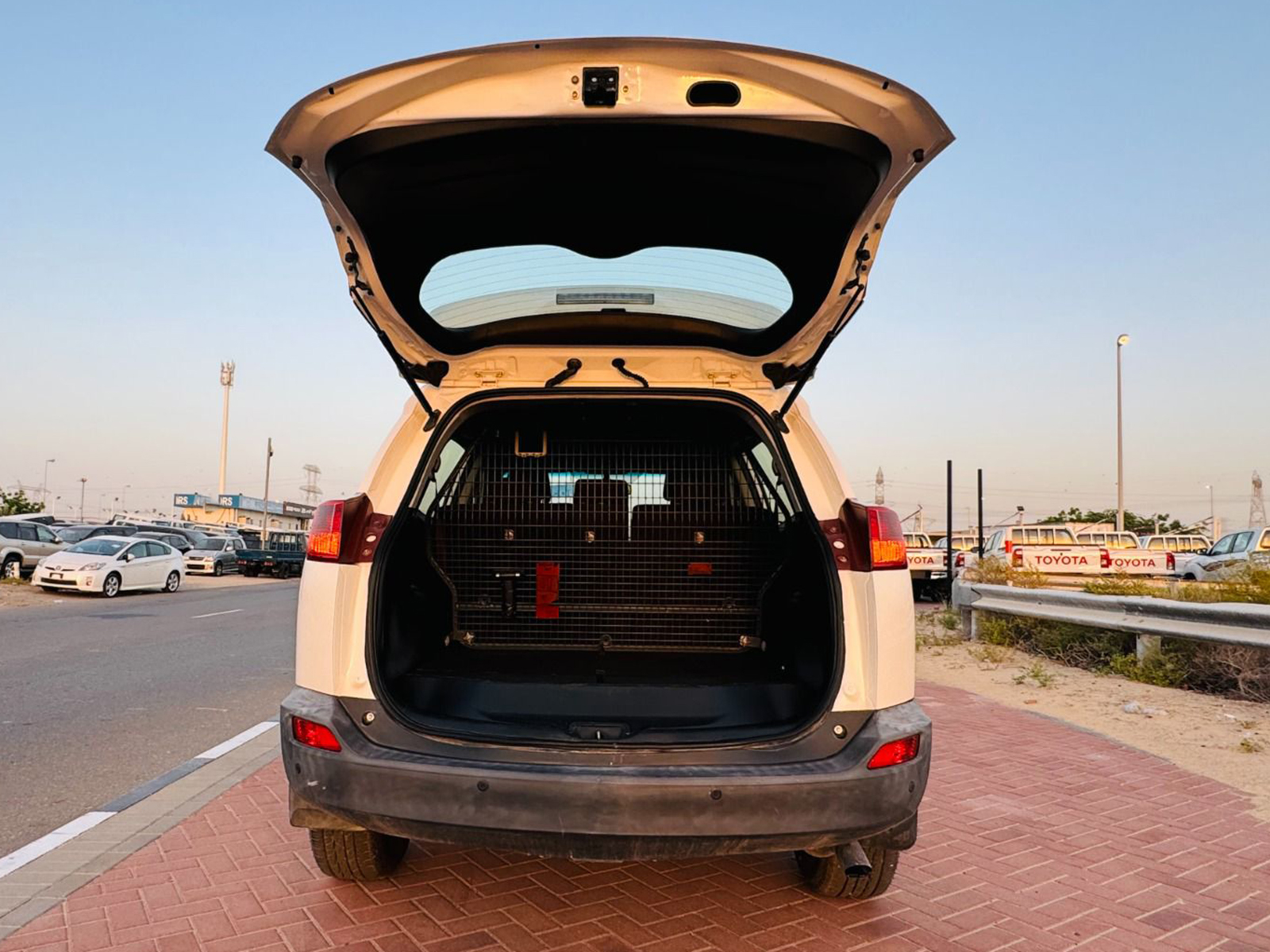 
								Toyota Rav4 Model 2013 full									