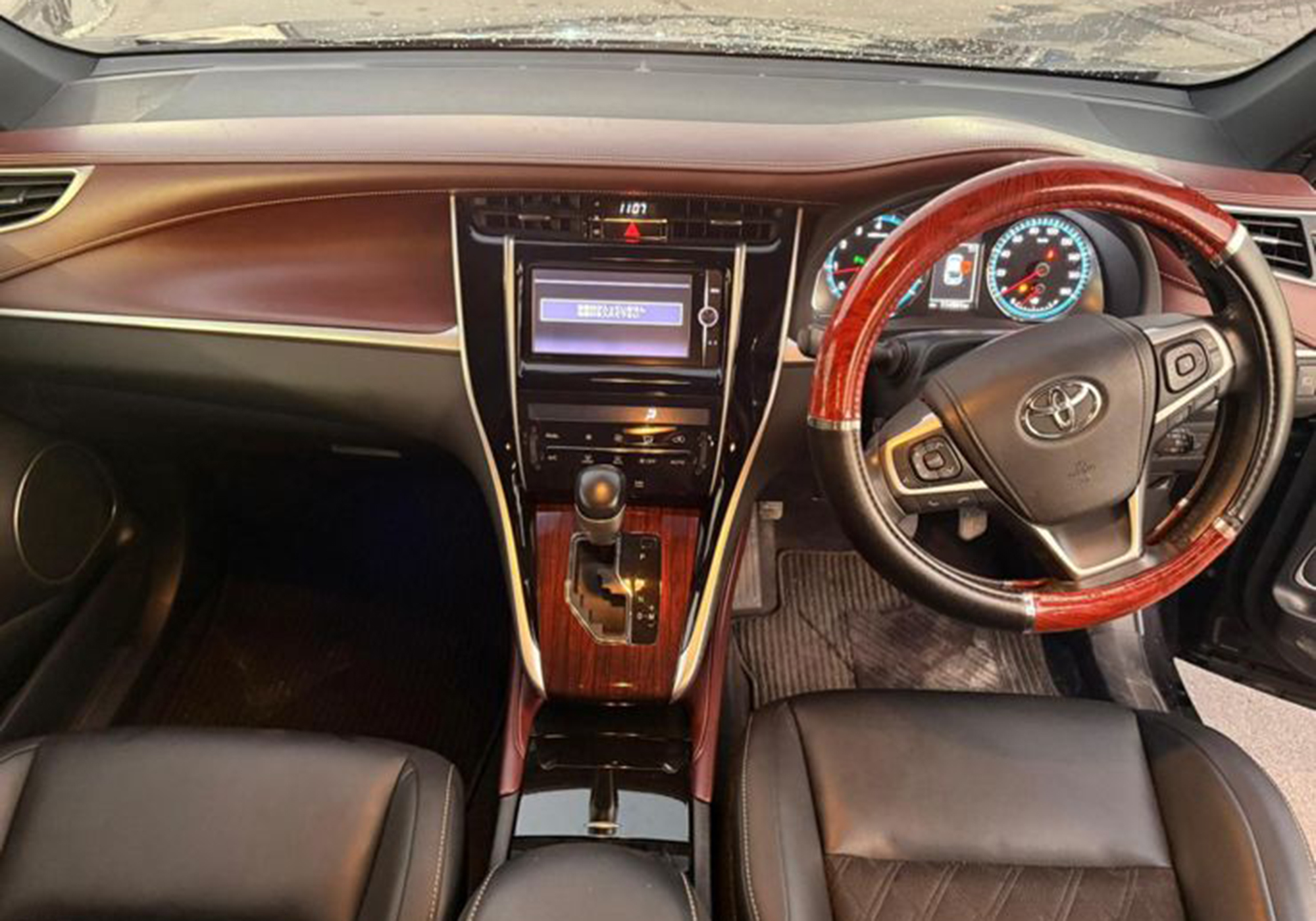 
								Toyota Harrier Model 2015 full									