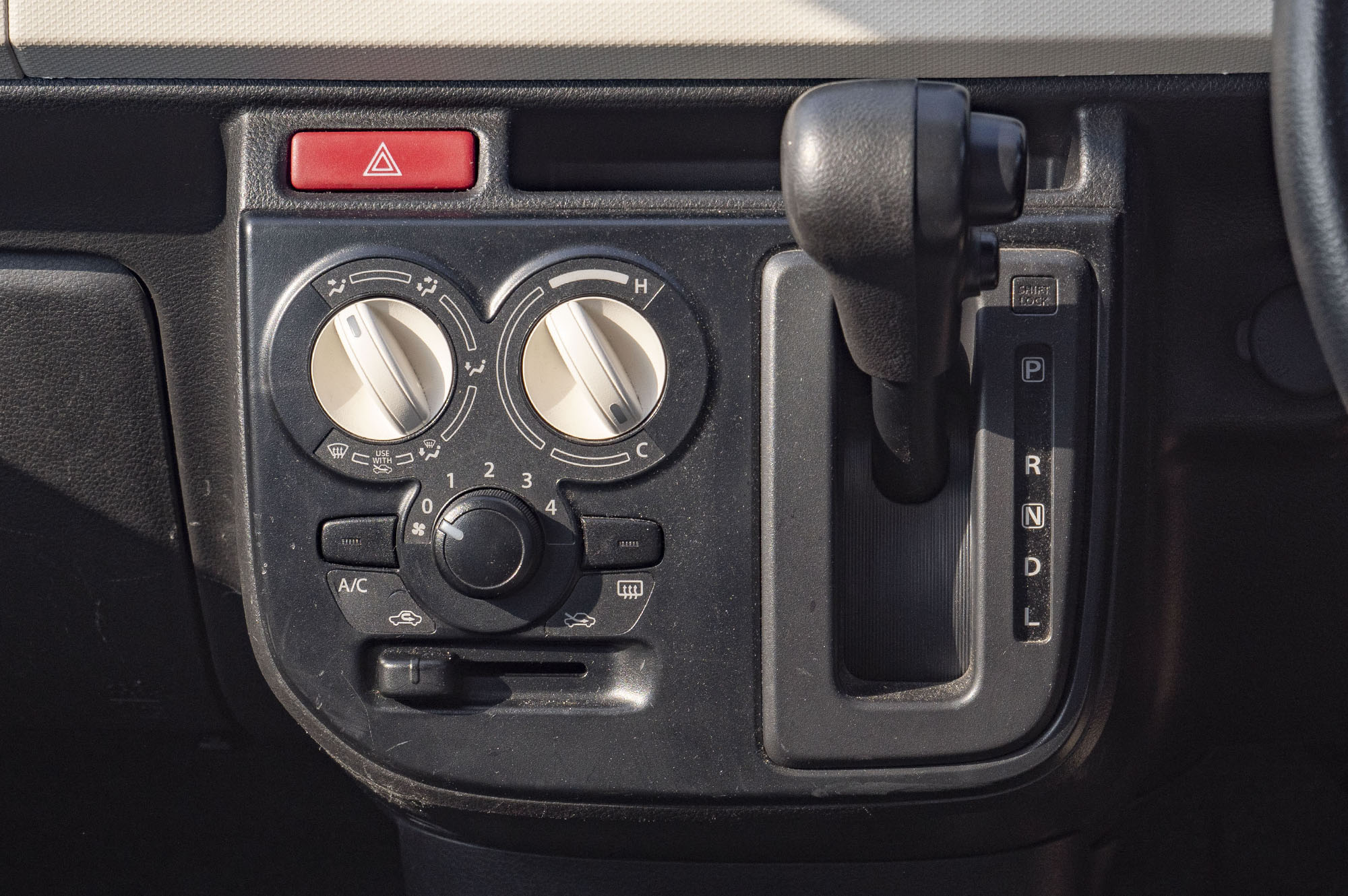 
								𝗠𝗮𝘇𝗱𝗮 𝗖𝗮𝗿𝗼𝗹 𝗠𝗼𝗱𝗲𝗹 𝟮𝟬𝟭𝟱 full									