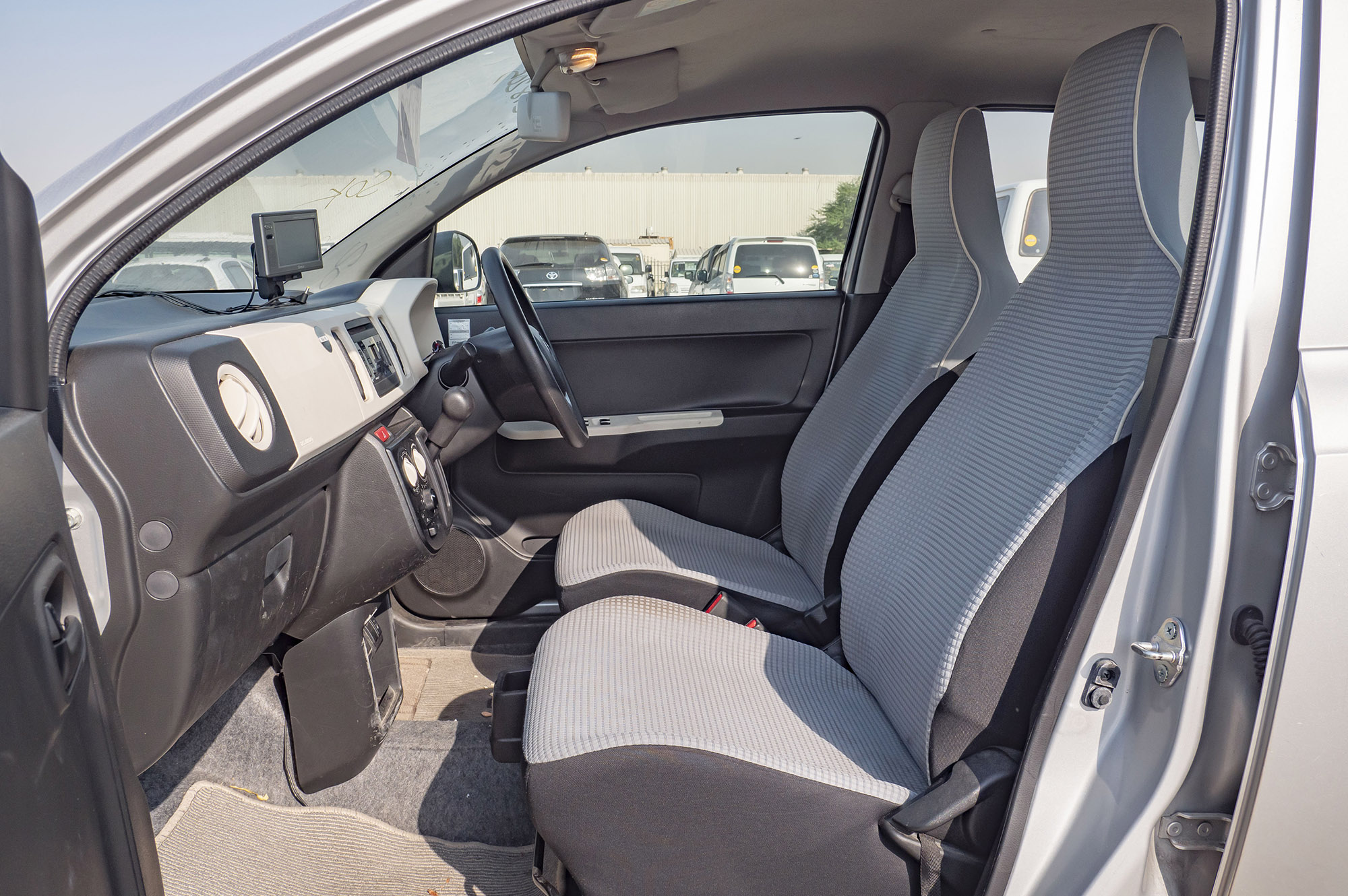 
								𝗠𝗮𝘇𝗱𝗮 𝗖𝗮𝗿𝗼𝗹 𝗠𝗼𝗱𝗲𝗹 𝟮𝟬𝟭𝟱 full									