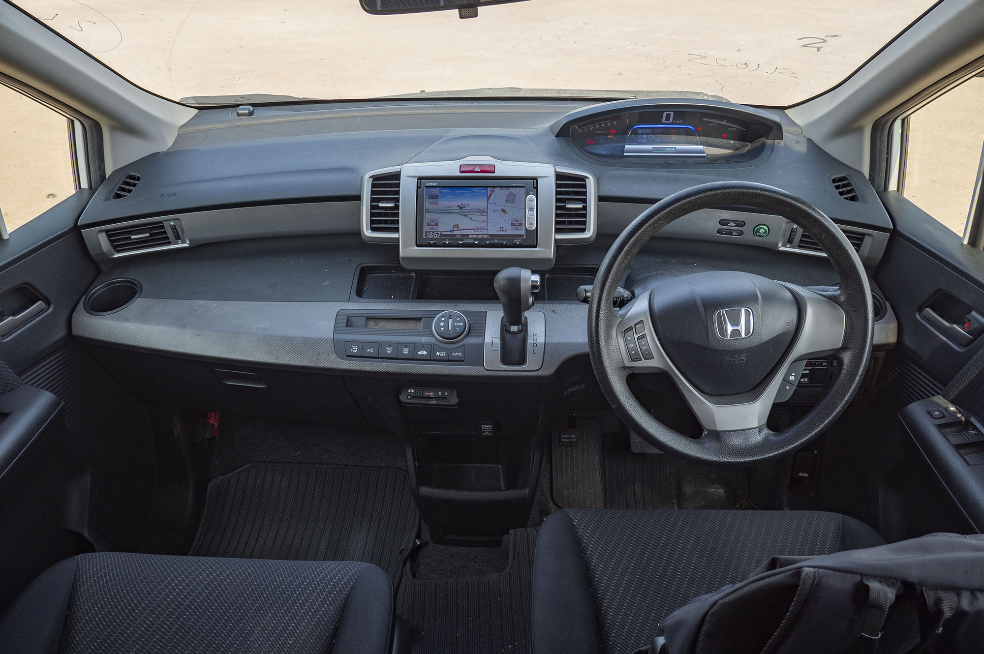 
								Honda Freed Model 2014 full									