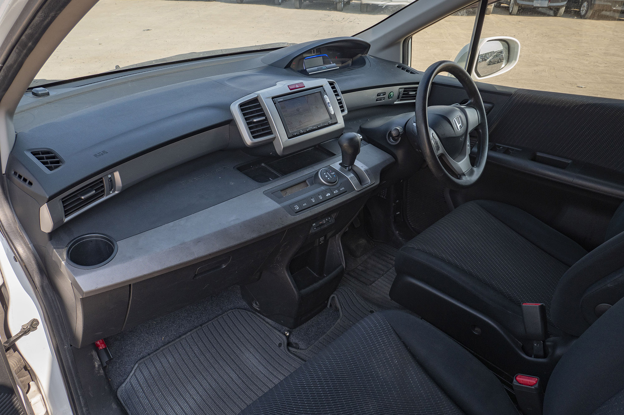 
								Honda Freed Model 2014 full									