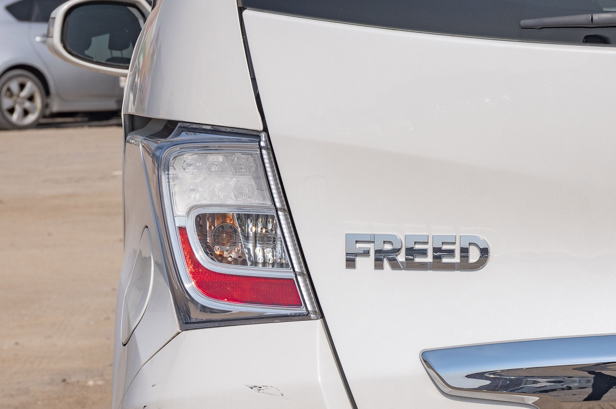 
								Honda Freed Model 2014 full									