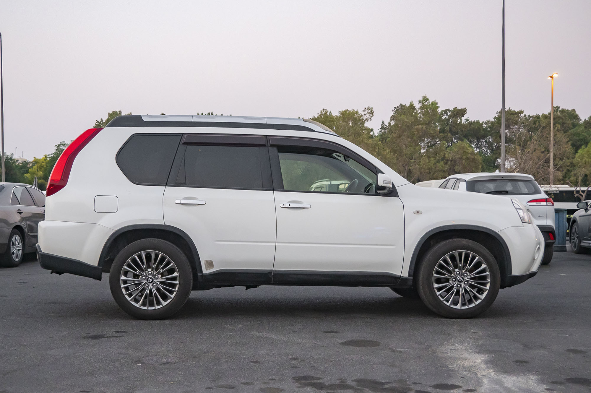 
								Nissan Xtrail Model 2010 full									