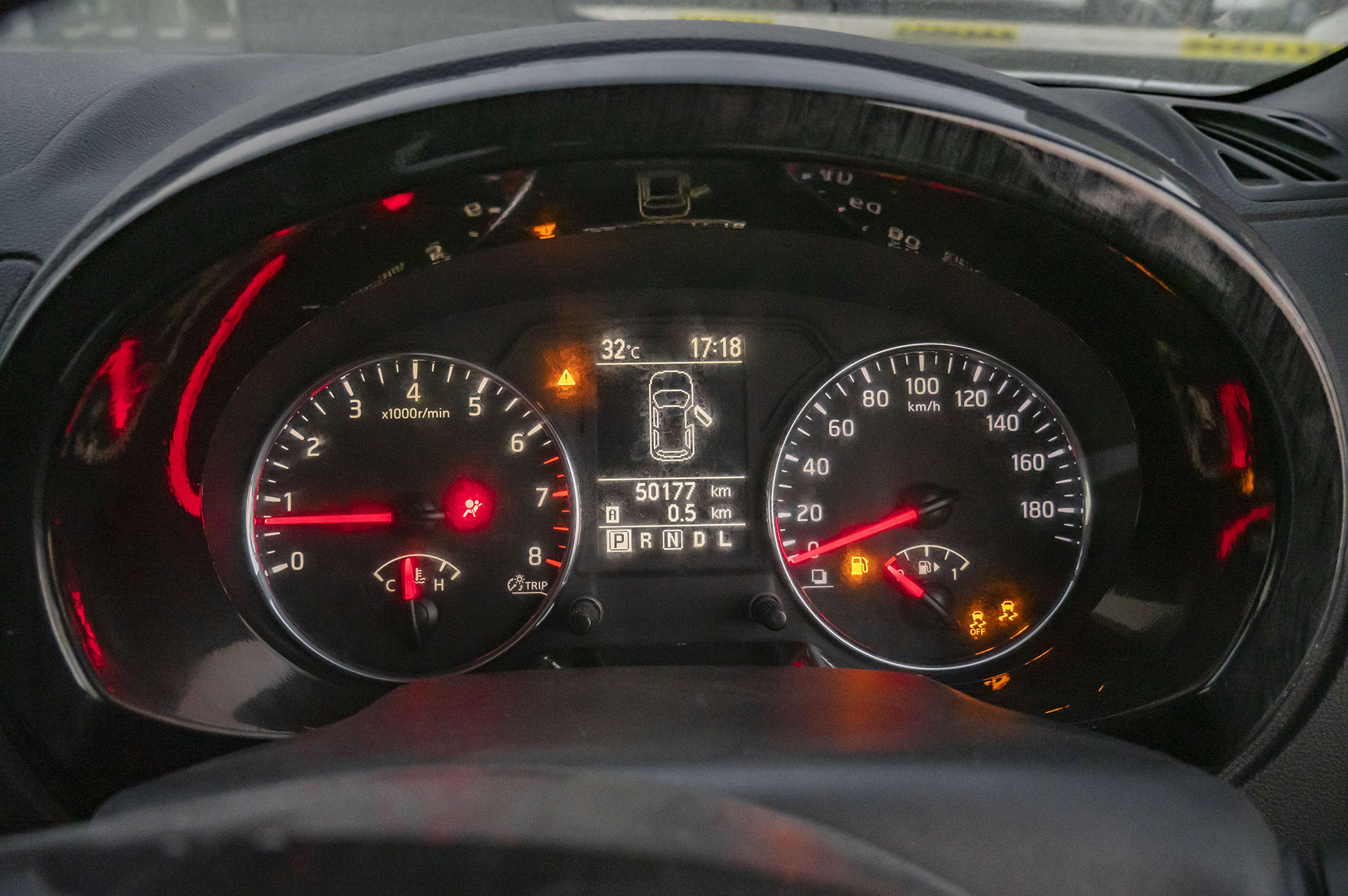 
								Nissan Xtrail Model 2010 full									