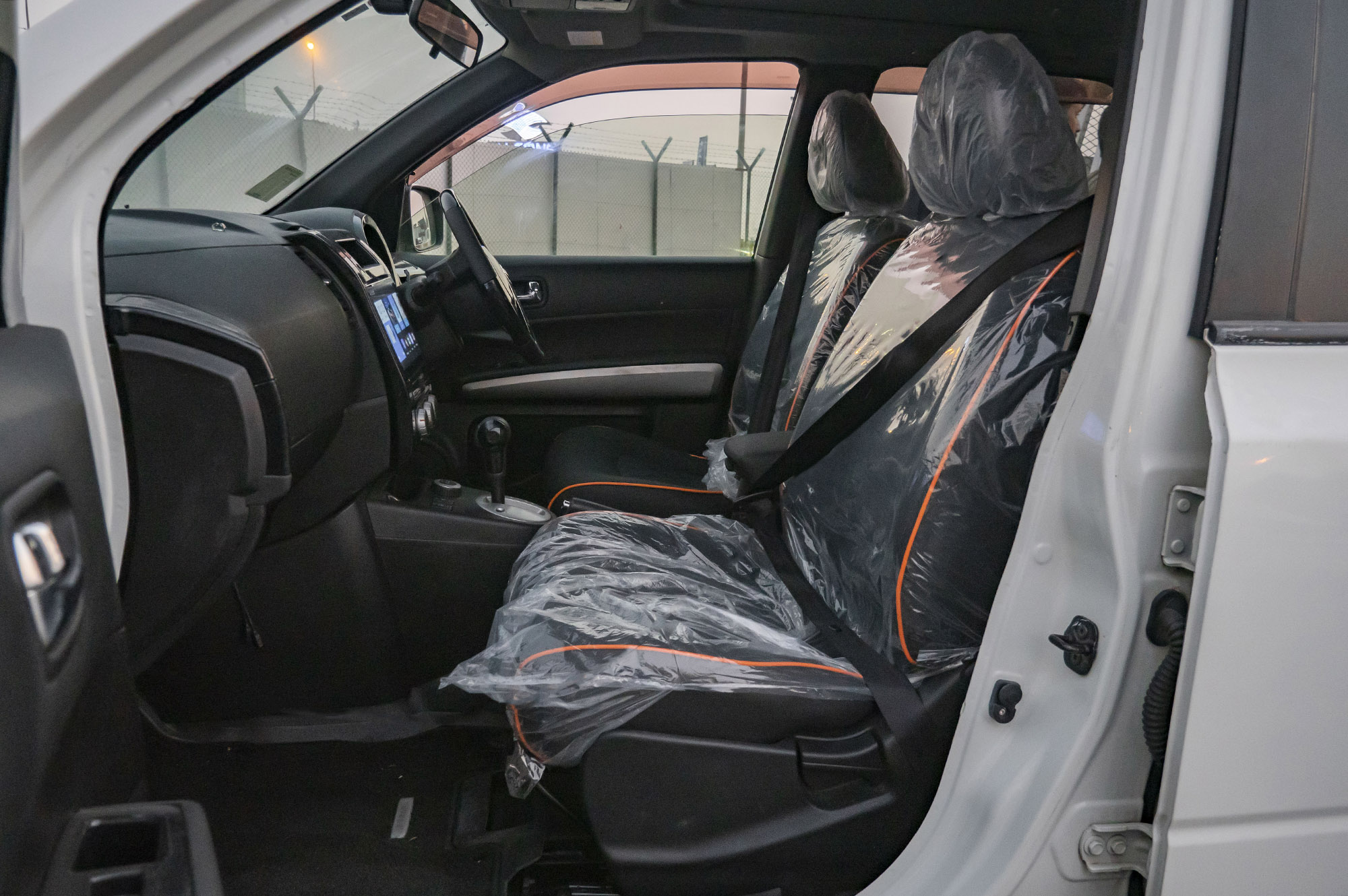 
								Nissan Xtrail Model 2010 full									