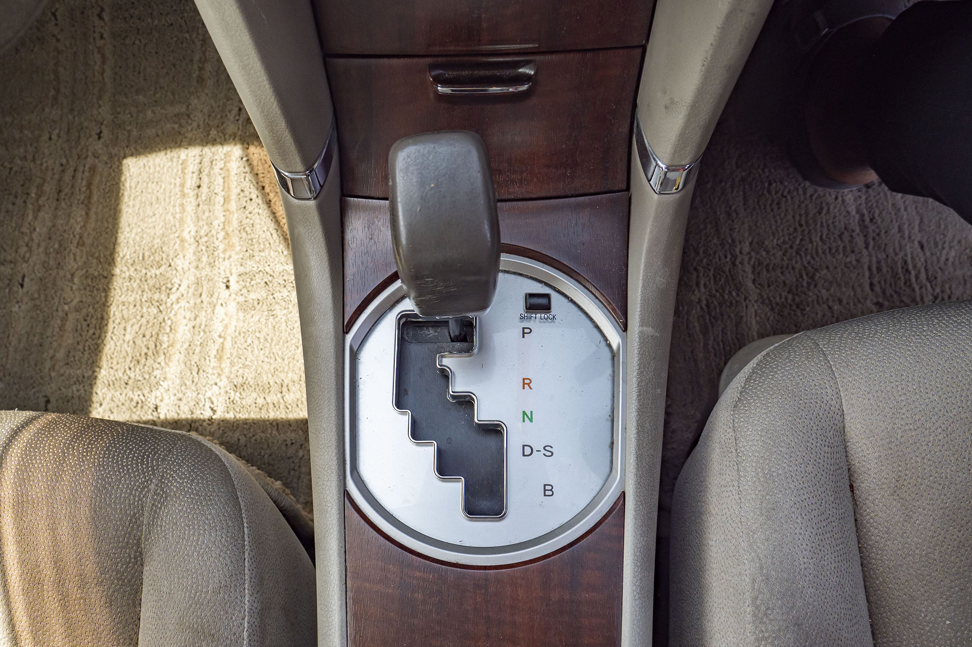 
								Toyota Premio Model 2012 full									