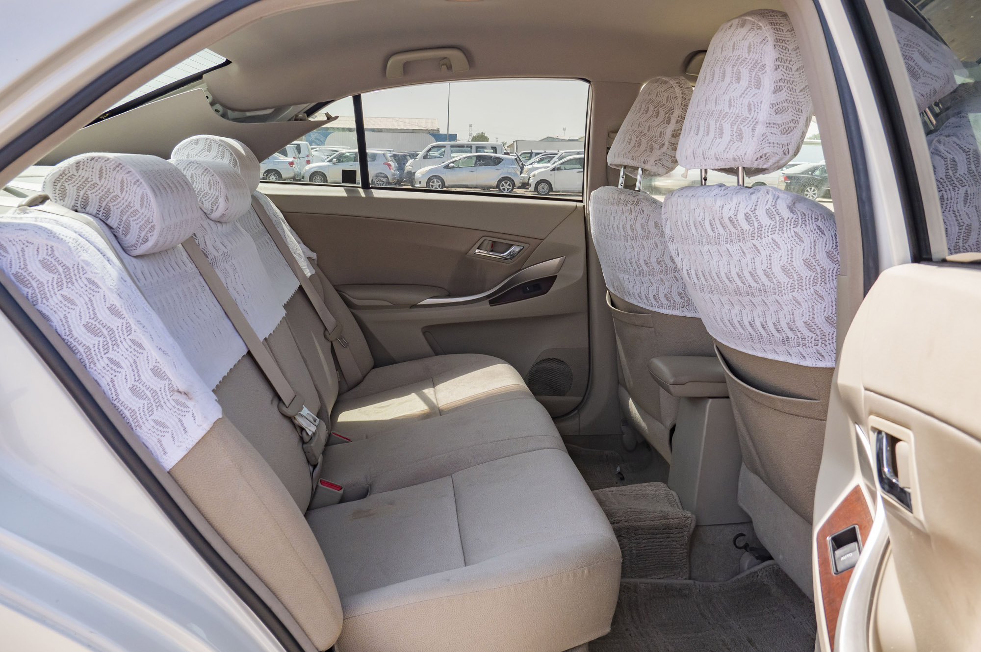 
								Toyota Premio Model 2012 full									