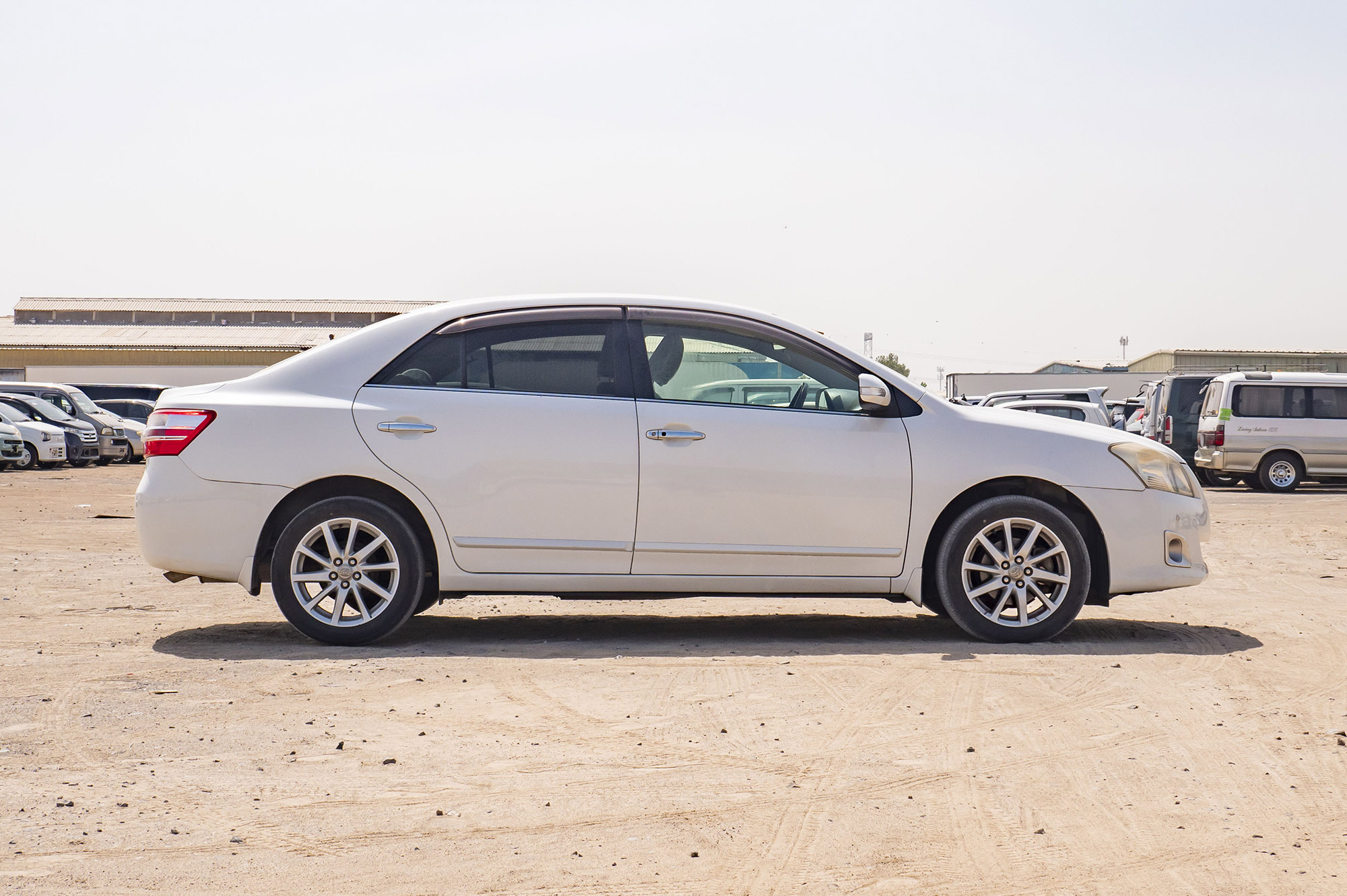 
								Toyota Premio Model 2012 full									