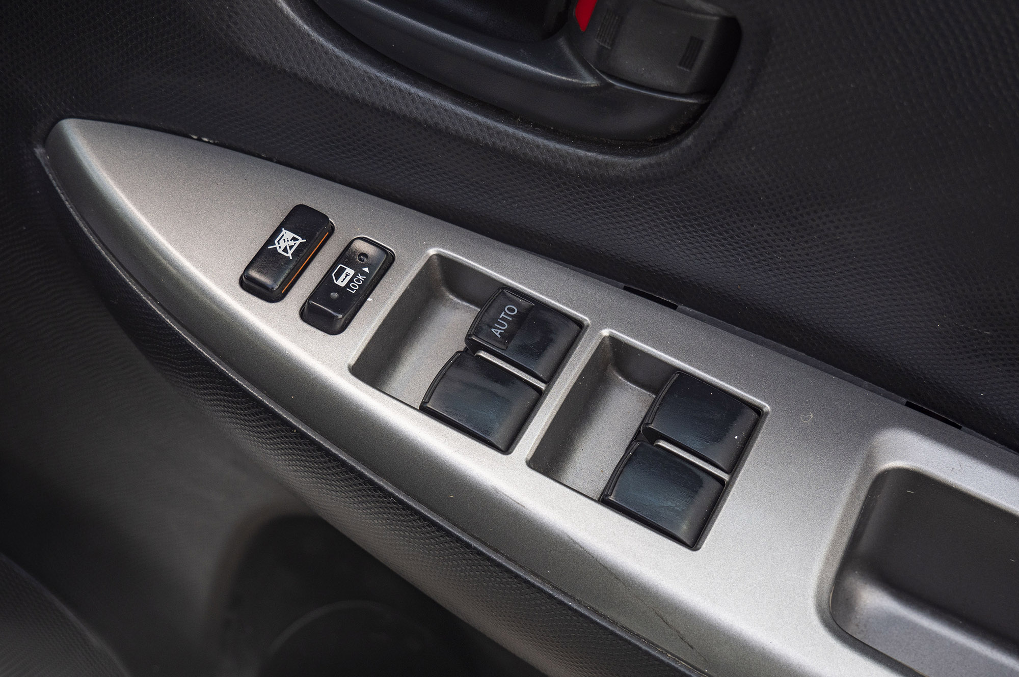 
								Toyota Ractis Model 2008 full									