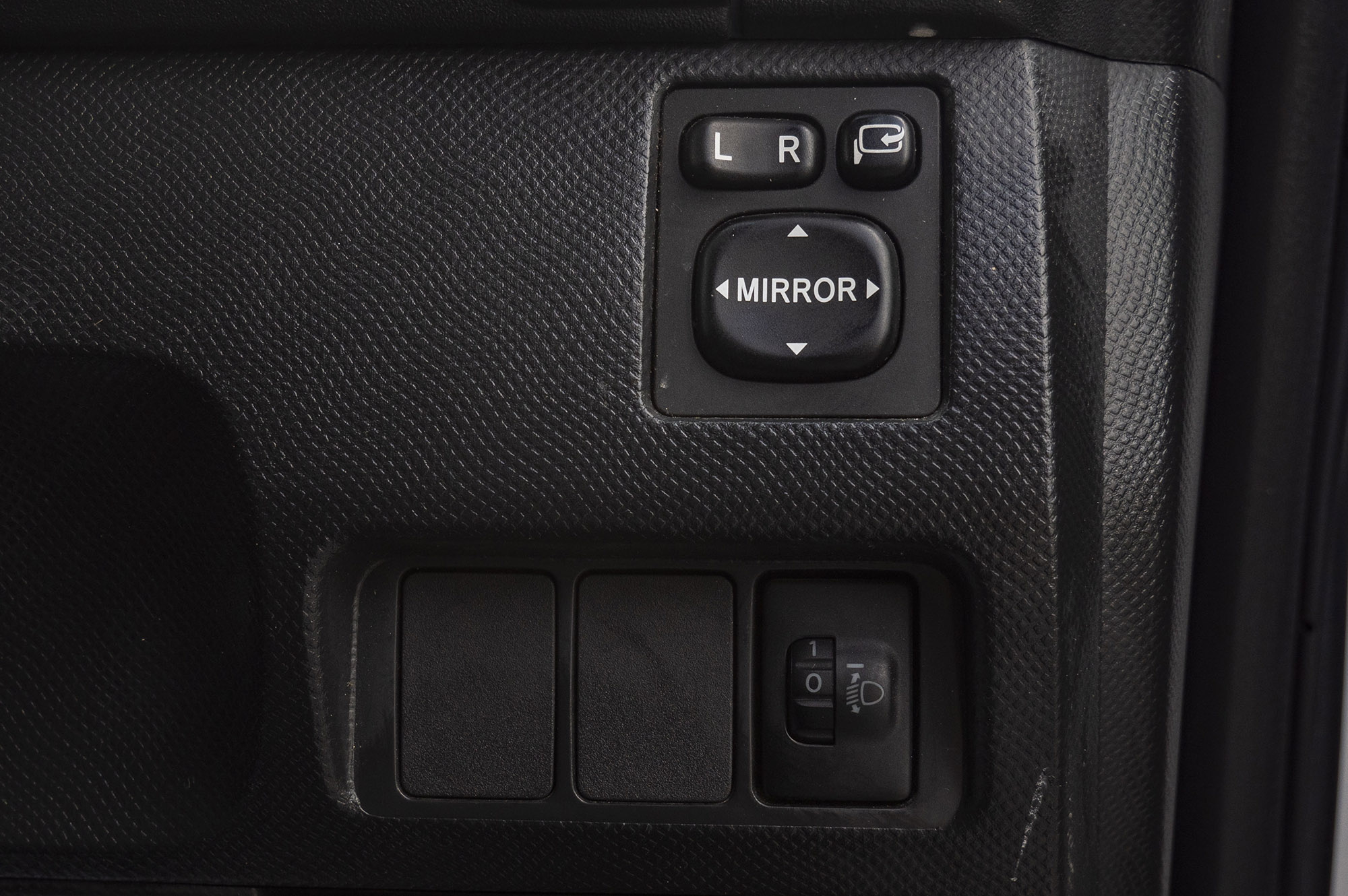 
								Toyota Ractis Model 2008 full									