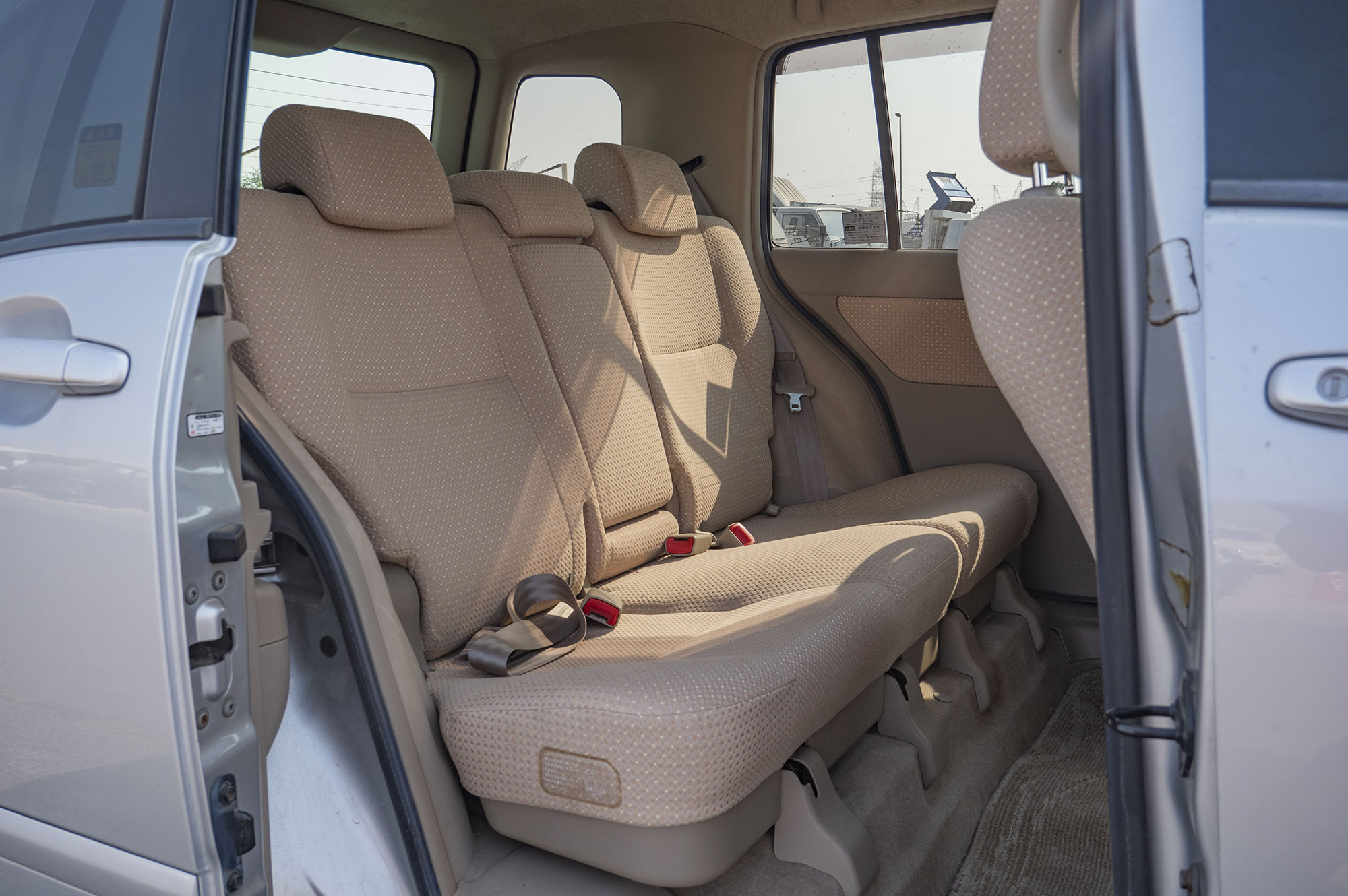 
								Toyota Raum Model 2008 full									