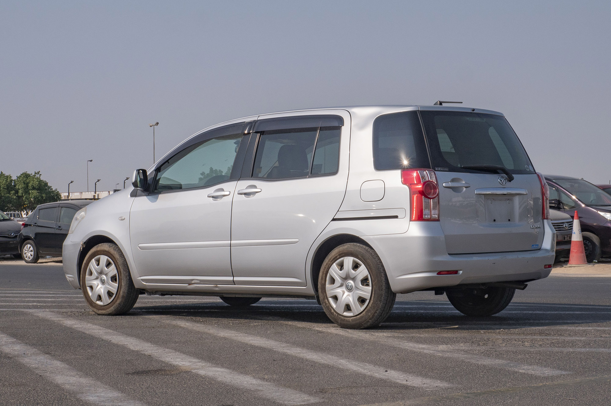 
								Toyota Raum Model 2008 full									