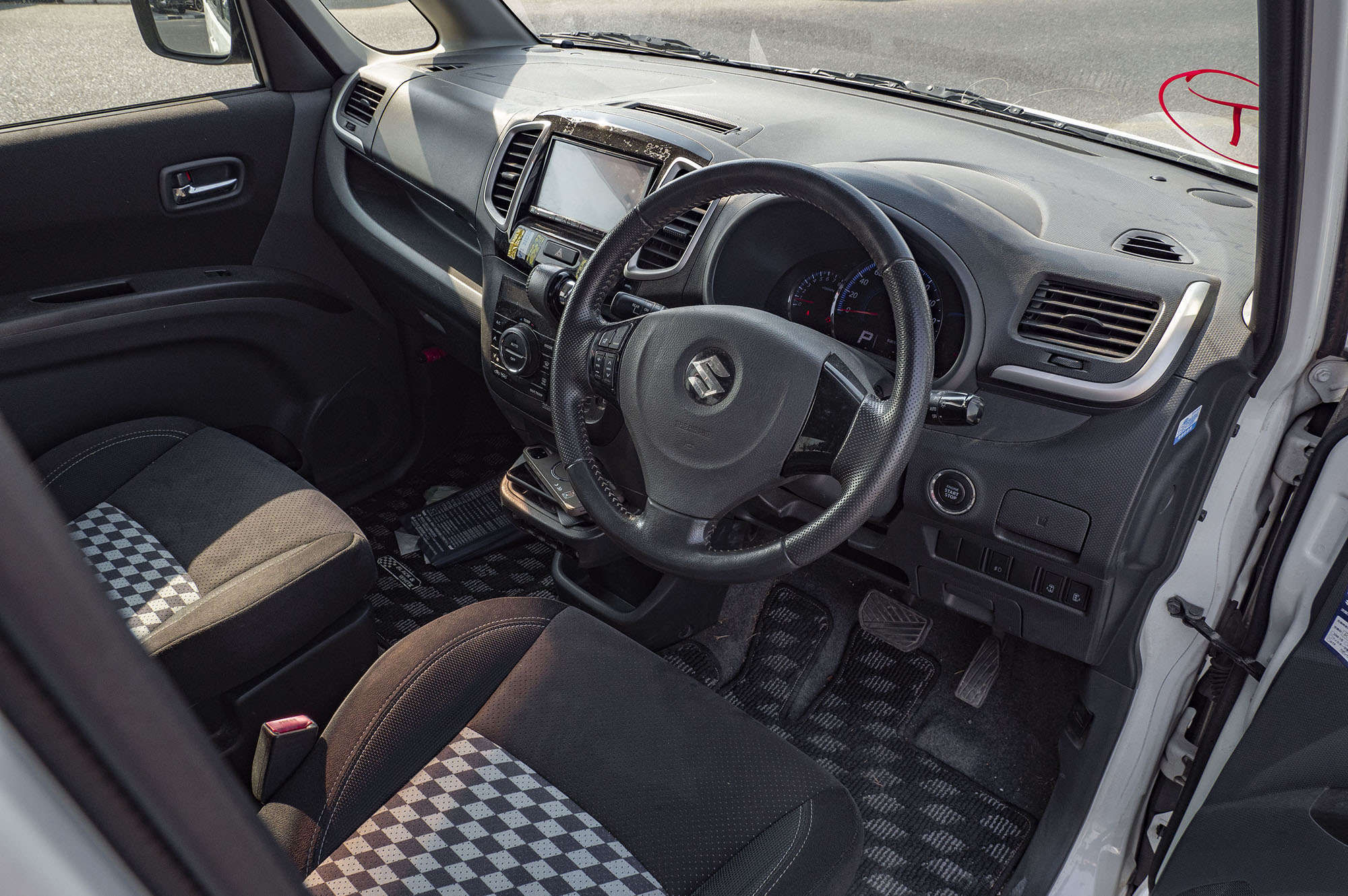 
								Suzuki Solio Model 2014 full									