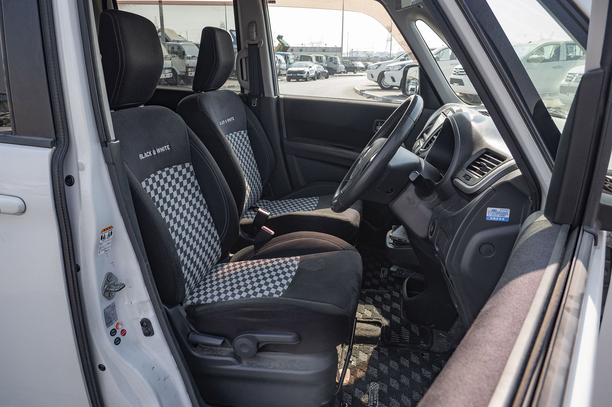 
								Suzuki Solio Model 2014 full									