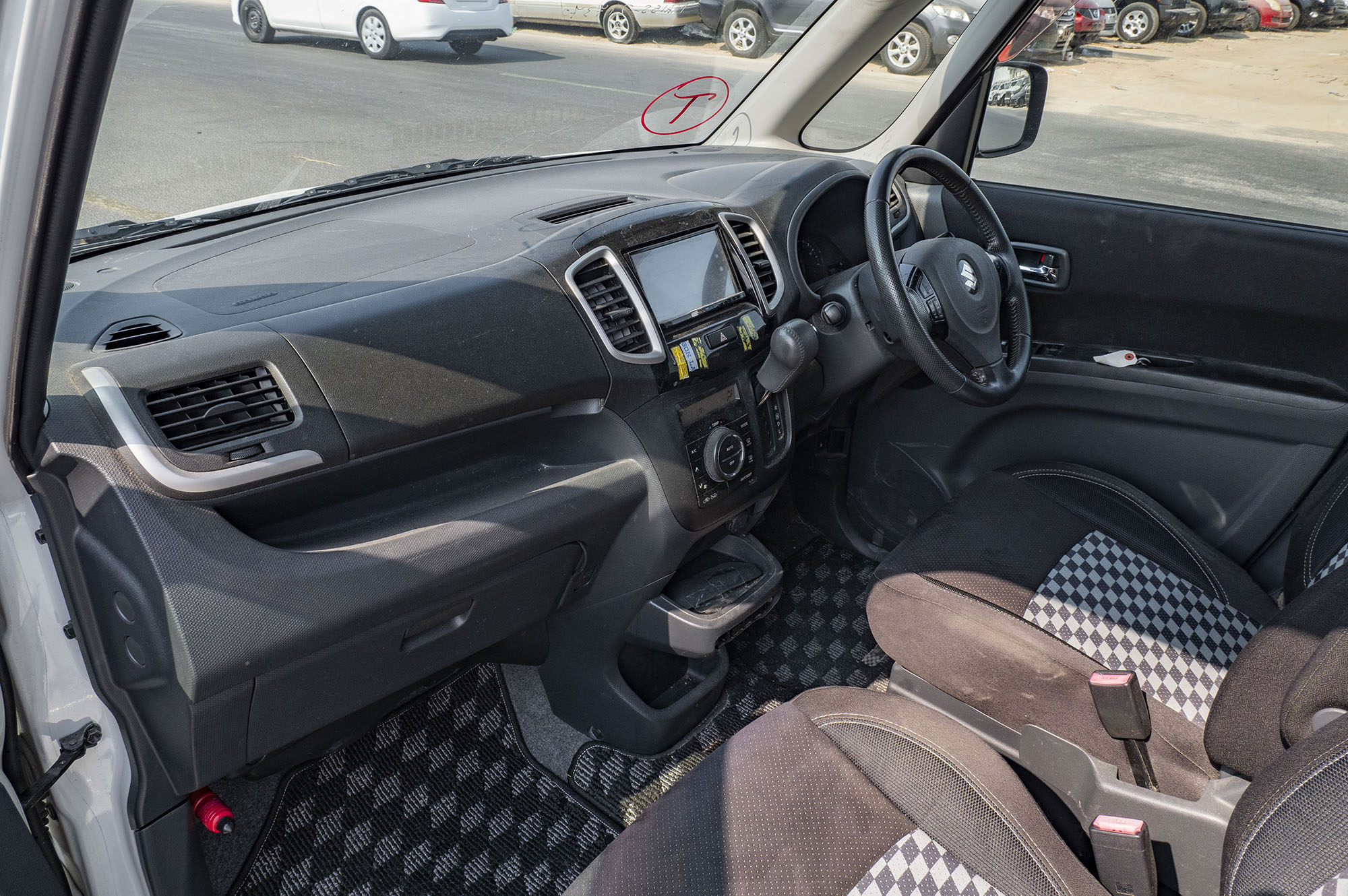 
								Suzuki Solio Model 2014 full									