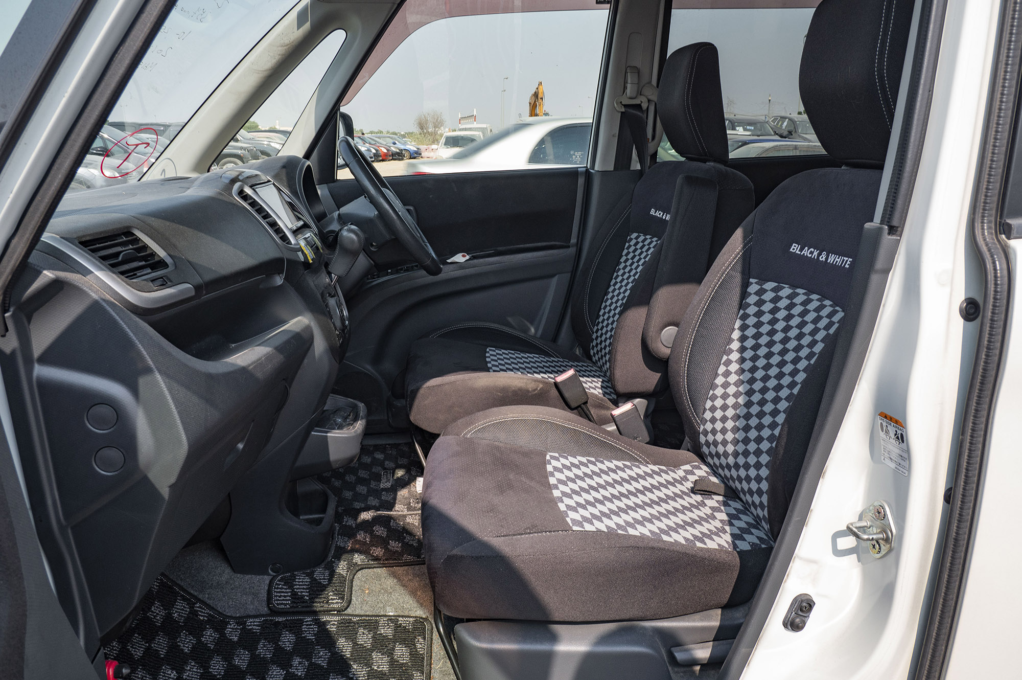 
								Suzuki Solio Model 2014 full									