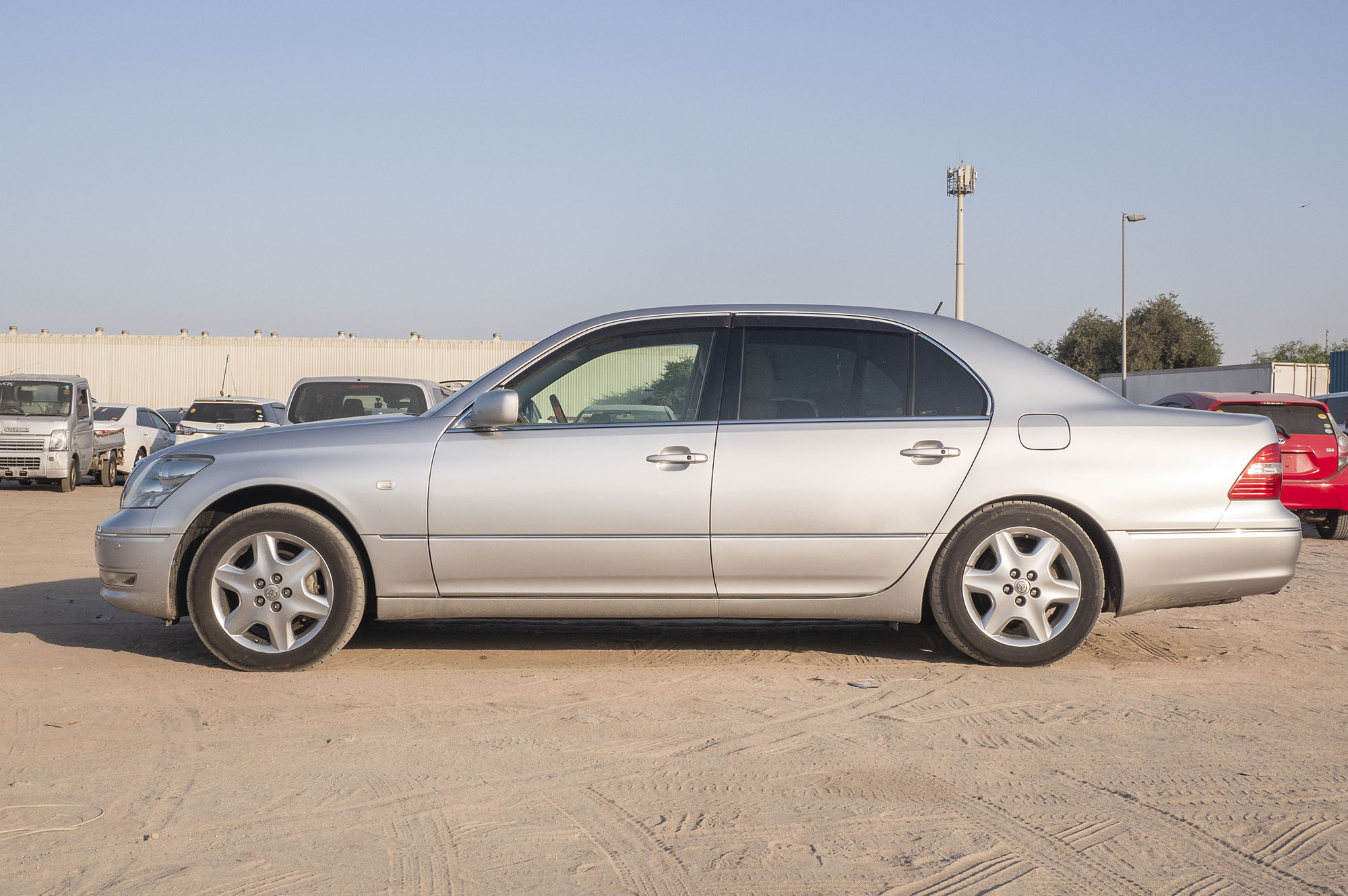 
								Toyota Celsior C Model 2005 full									