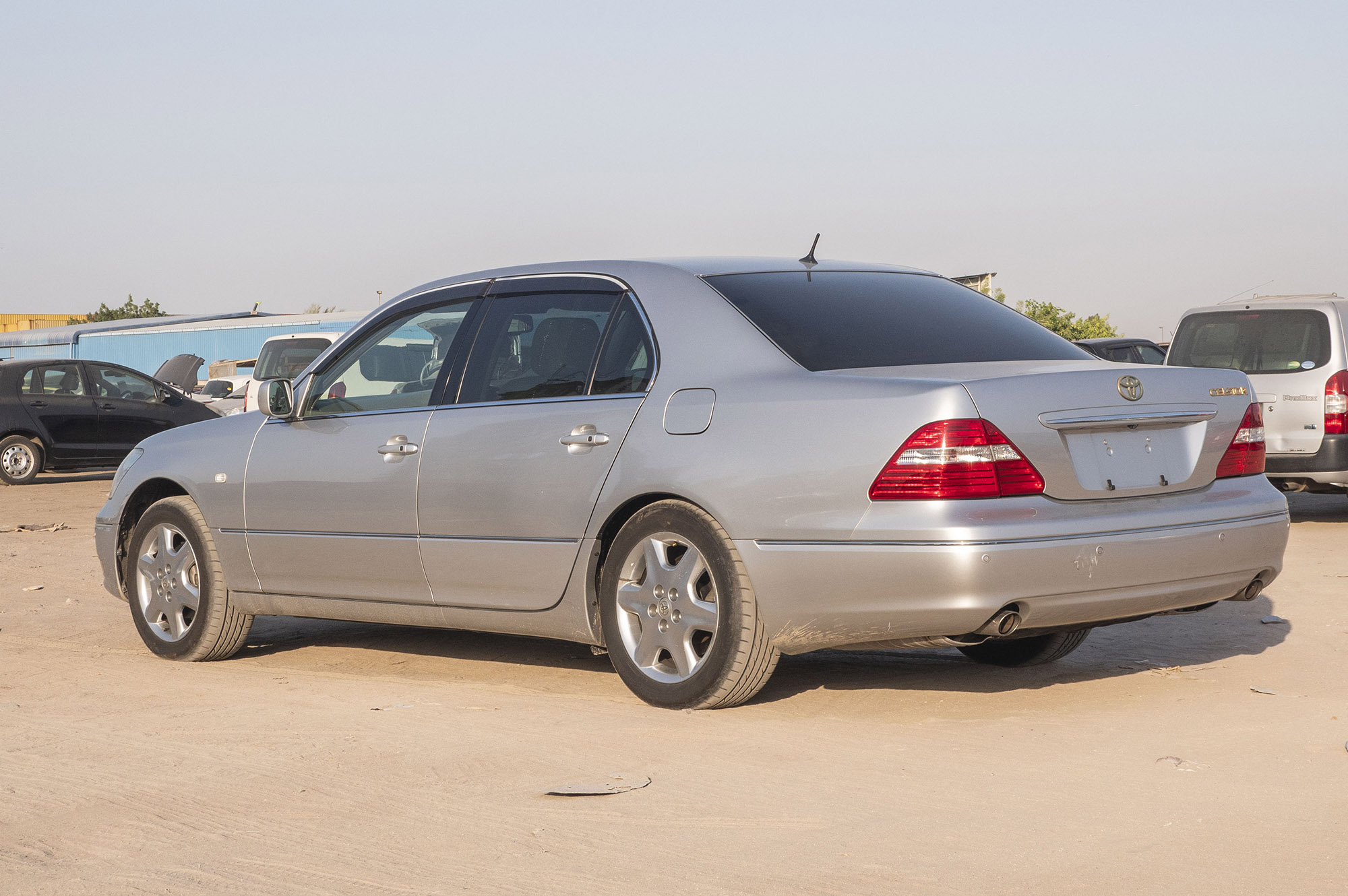 
								Toyota Celsior C Model 2005 full									