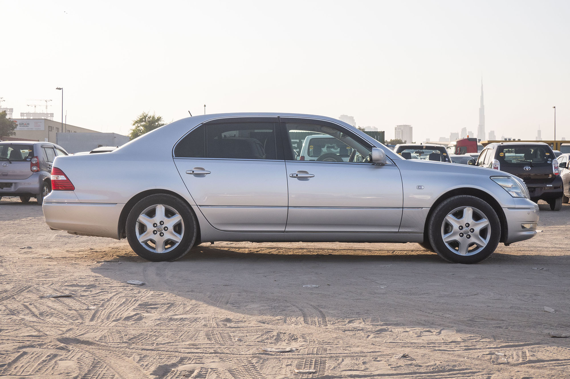 
								Toyota Celsior C Model 2005 full									