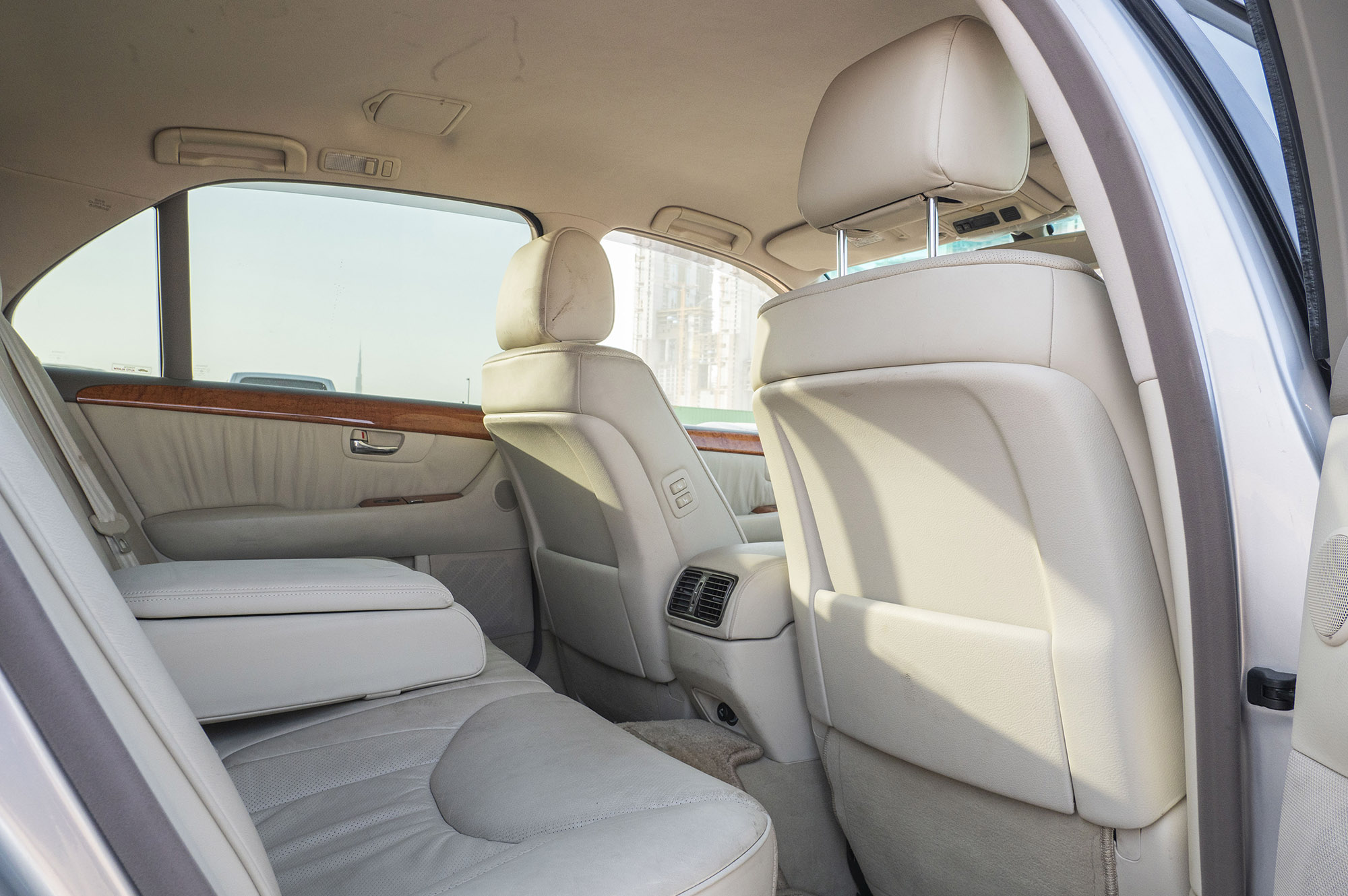 
								Toyota Celsior C Model 2005 full									