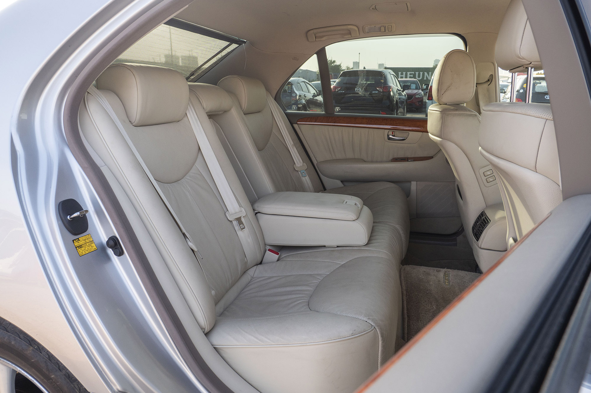 
								Toyota Celsior C Model 2005 full									