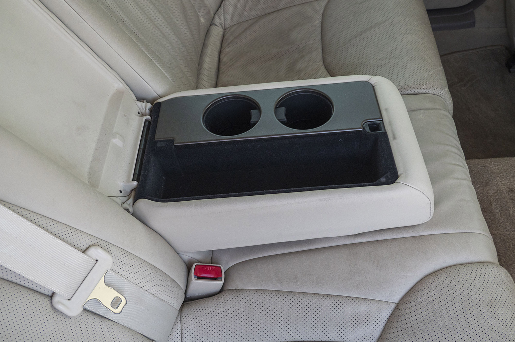 
								Toyota Celsior C Model 2005 full									