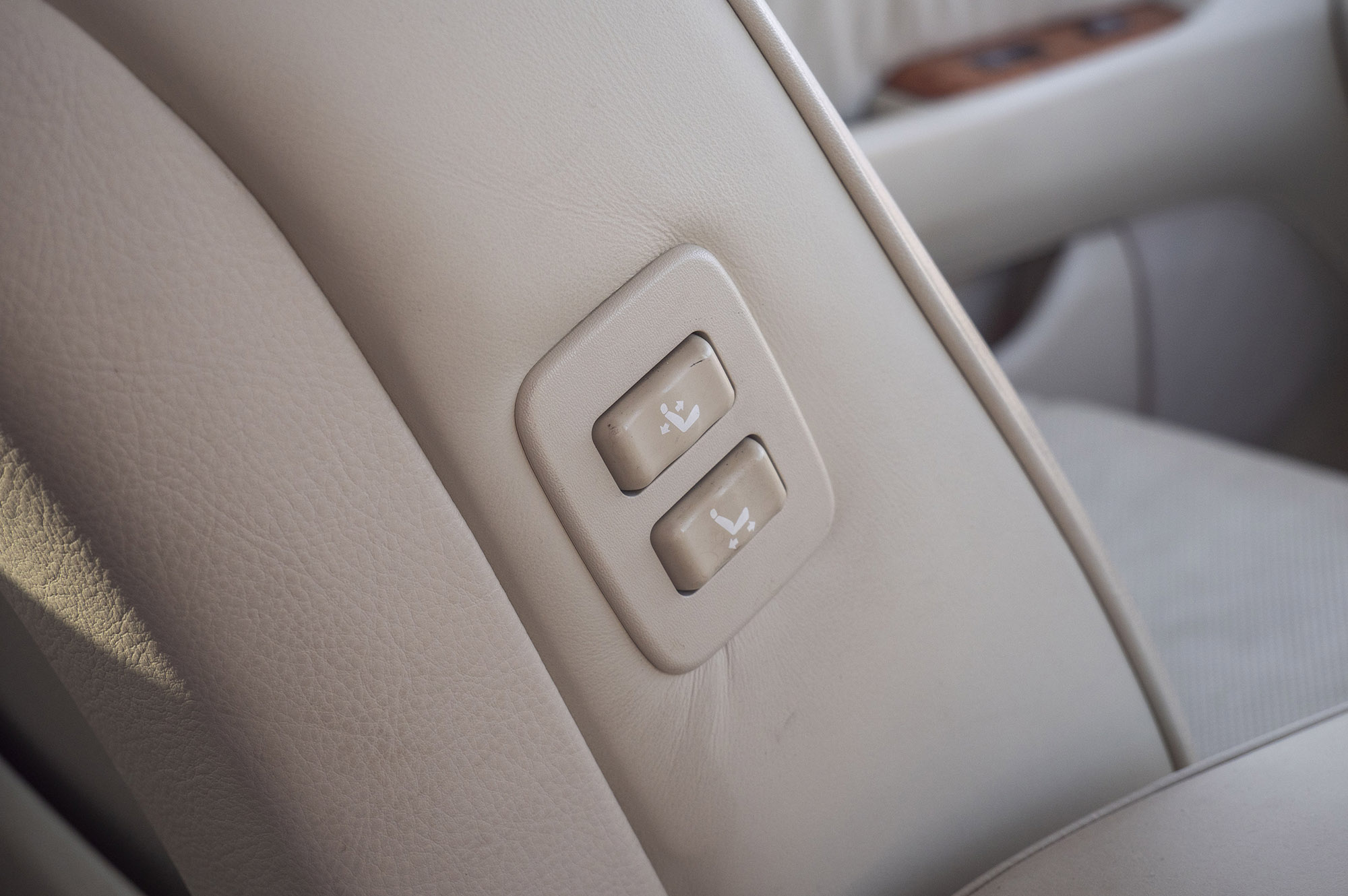 
								Toyota Celsior C Model 2005 full									