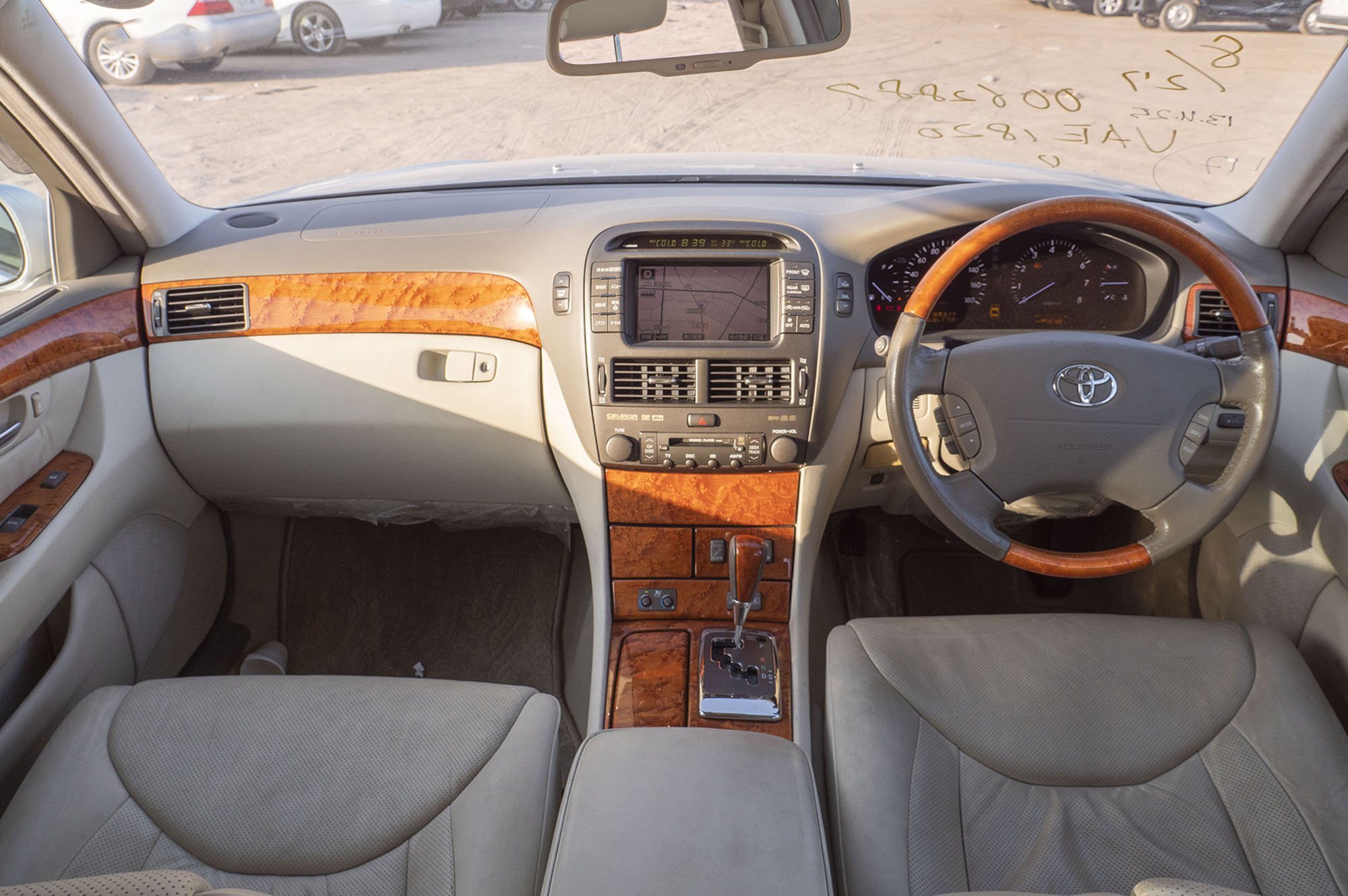 
								Toyota Celsior C Model 2005 full									