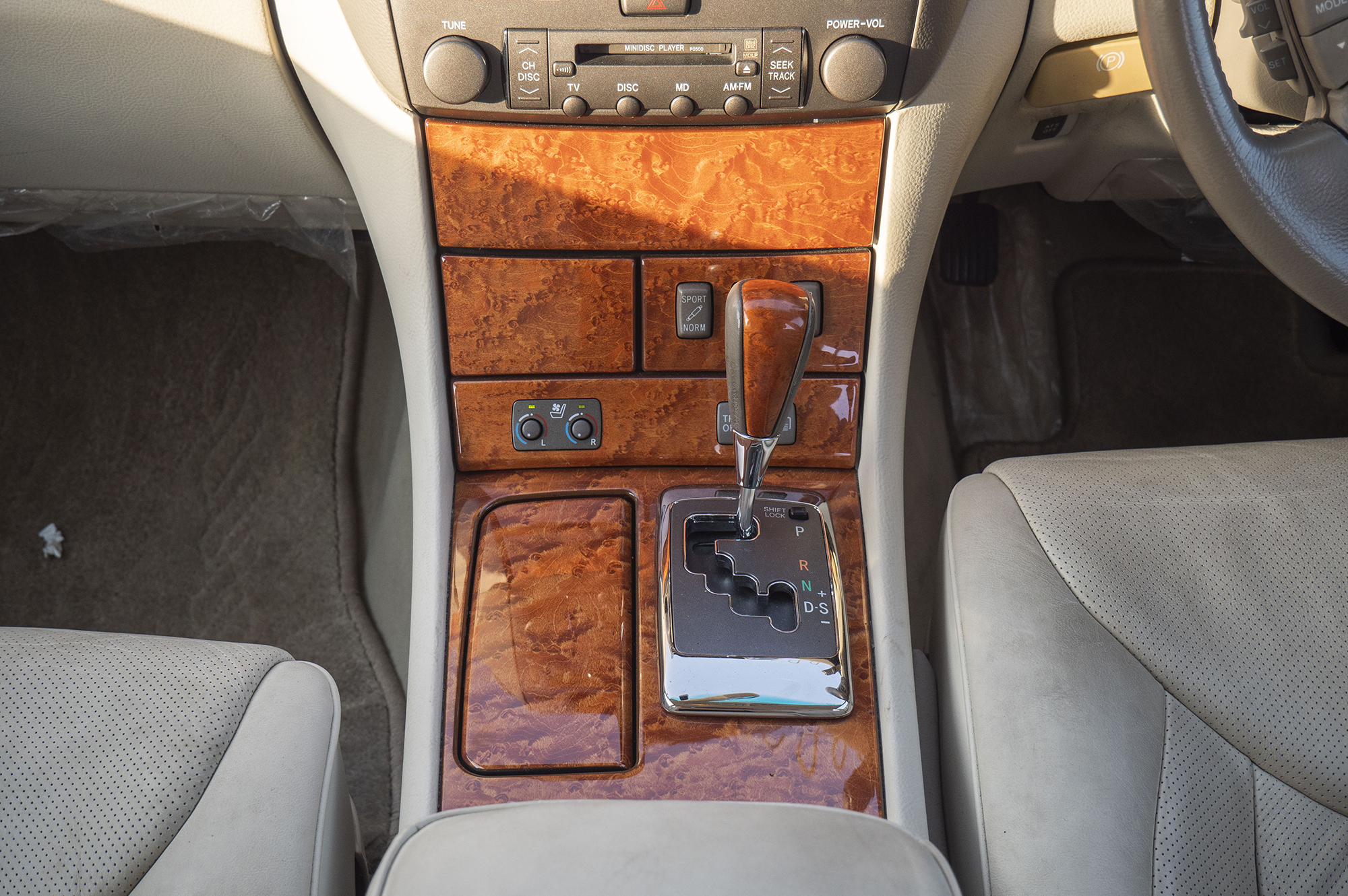 
								Toyota Celsior C Model 2005 full									